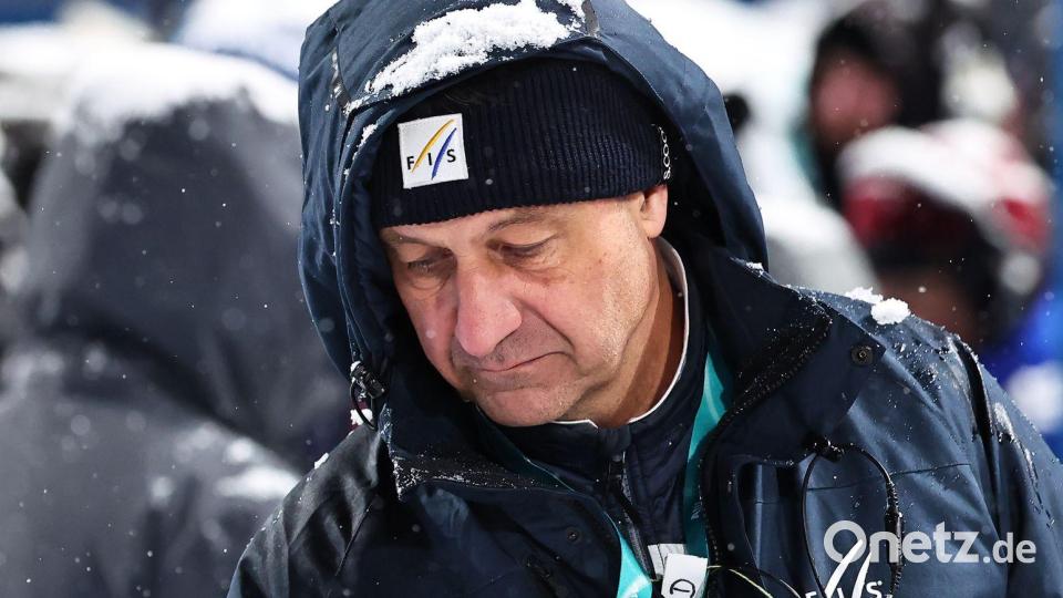 Zu viel Schnee: Renndirektor Sandro Pertile. Bild: Daniel Karmann/dpa