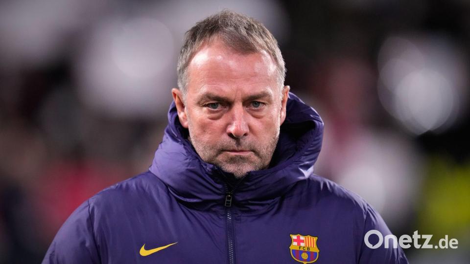 Erlebt schwierige Tage in Barcelona: Trainer Hansi Flick (Archivbild) Bild: Manu Fernandez/AP/dpa