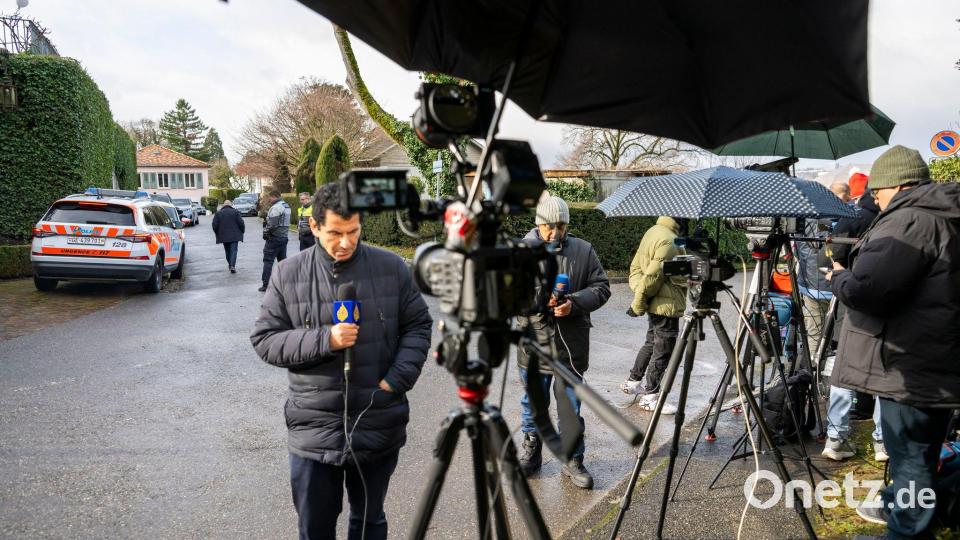 Mehr als drei Stunden verhandeln Vertreter aus Washington und Teheran. Bild: Martial Trezzini/KEYSTONE/dpa