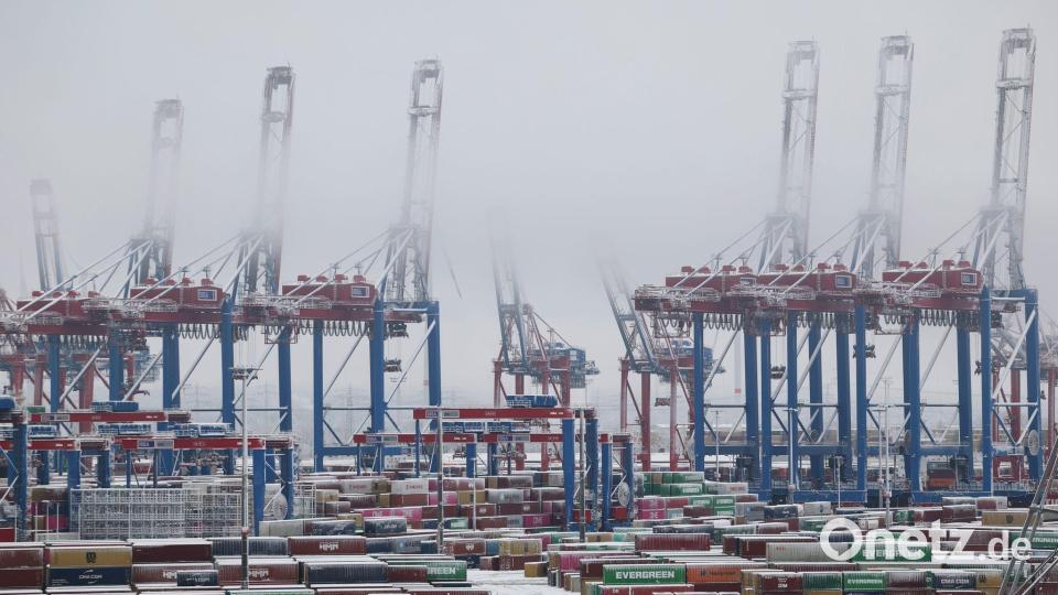 Die deutschen Exporteure stehen unter Druck, konnten aber 2025 zulegen (Archivbild) Bild: Christian Charisius/dpa