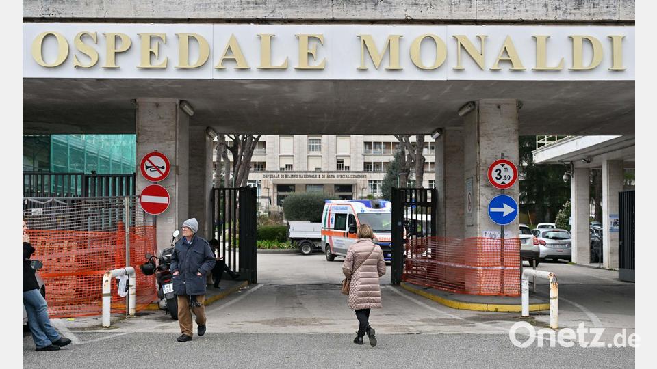 Das Schicksal des kleinen Jungen in der Monaldi-Klinik bewegt ganz Italien. Bild: Felice De Martino/IPA via ZUMA Press/dpa