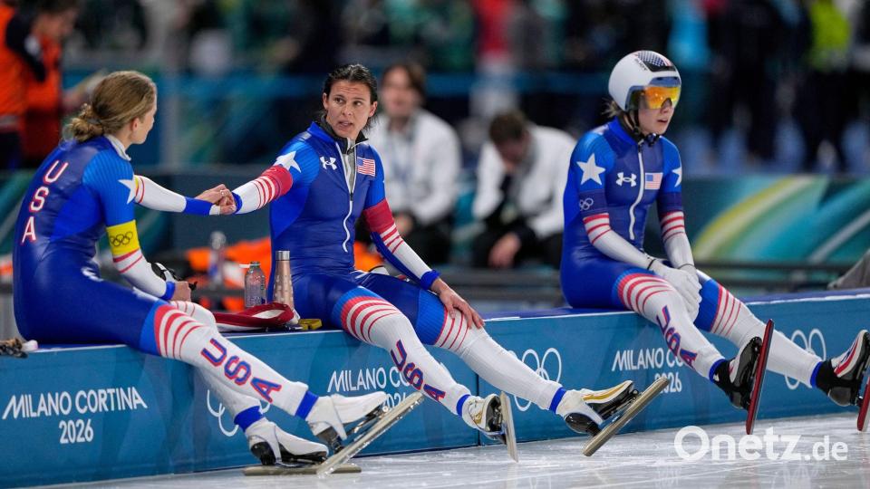 Brittany Bowe (M) lernte ihre Partnerin bei den Olympischen Spielen 2018 kennen. Bild: Ben Curtis/AP/dpa