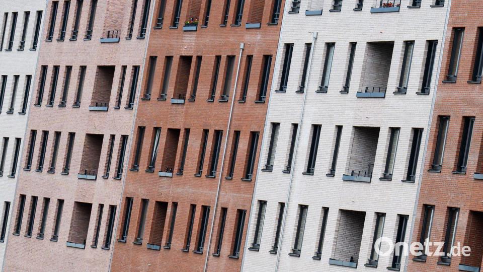 Bezahlbarer Wohnraum ist in vielen Städten knapp. (Symbolbild) Bild: Julian Stratenschulte/dpa