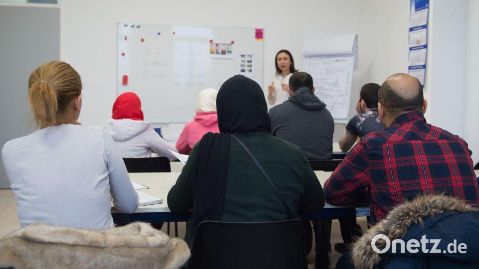 Die sogenannten Erstorientierungskurse für Schutzsuchende hat das Bundesamt für Migration und Flüchtlinge (Bamf) 2017 eingeführt. (Archivfoto) Bild: Sebastian Kahnert/dpa