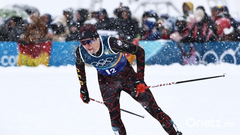 Vinzenz Geiger stürzte im Langlaufrennen. Bild: Daniel Karmann/dpa