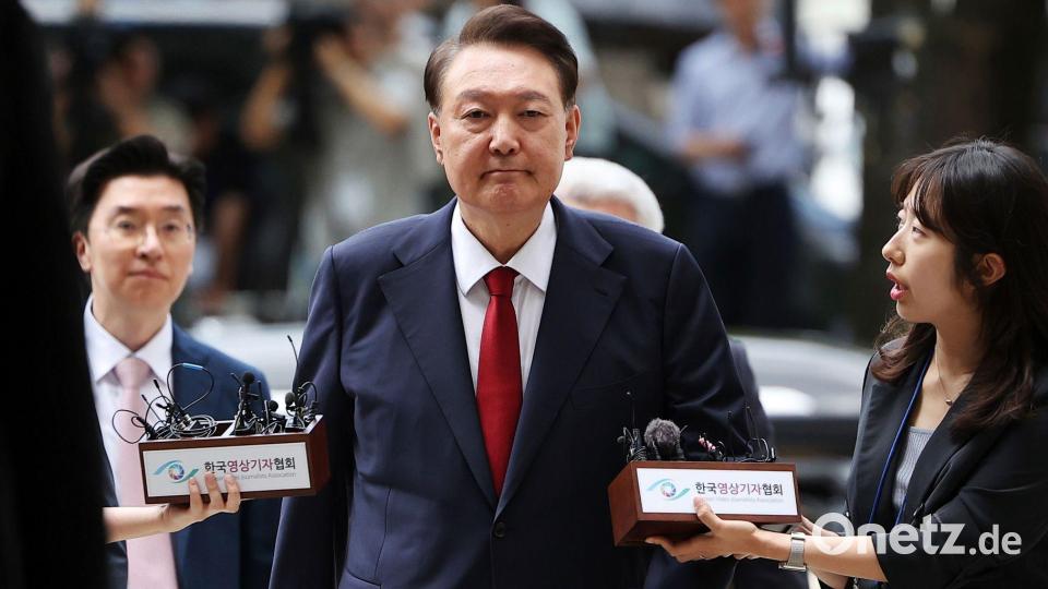 Mit der Verhängung des Kriegsrechts im Dezember 2024 löste Yoon eine schwere Staatskrise aus. (Archivfoto) Bild: Kim Hong-Ji/Reuters Pool via AP/dpa