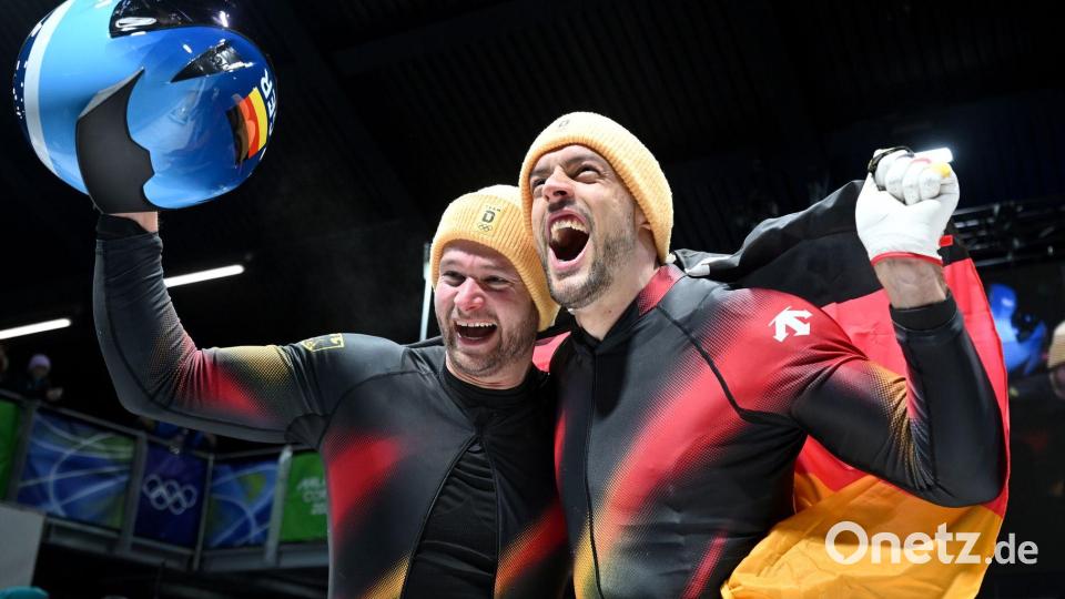 Johannes Lochner (l) hat nach dem Sieg im Zweierbob viel Selbstvertrauen. Bild: Robert Michael/dpa