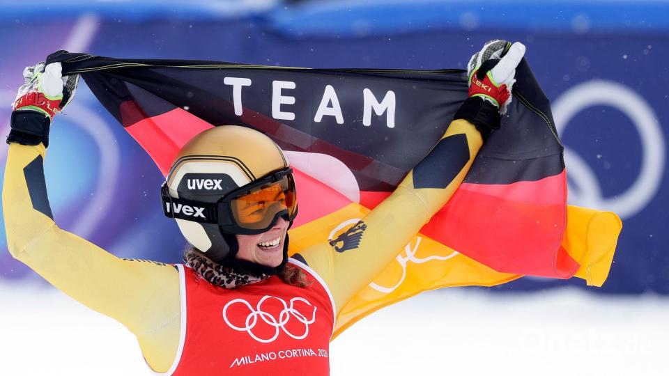 Daniela Maier feiert ihren größten Triumph. Bild: Oliver Weiken/dpa