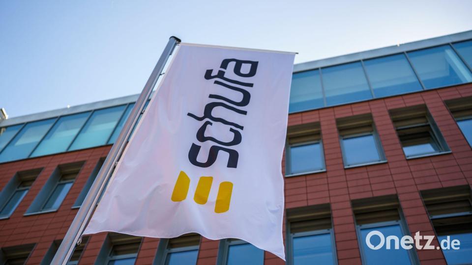 Die 1927 gegründete „Schutzgemeinschaft für allgemeine Kreditsicherung“ erhält von ihren Vertragspartnern Informationen über die Eröffnung von Girokonten, die Ausgabe von Kreditkarten, den Abschluss von Leasingverträgen und Krediten. (Archivbild) Bild: Andreas Arnold/dpa