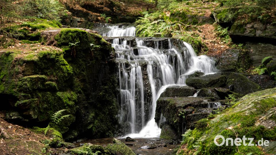 Besonders gut kommen kommt laut Sabrina Busch bei Gästen und Touristen unter anderem die intakte Naturlandschaft mit weiten Wald- und Wasserlandschaften an, zu der auch der Muglbach-Wasserfall zählt. Archivbild: Gästeinformation Bad Neualbenreuth