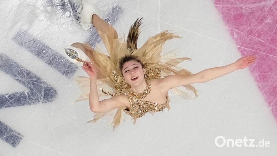 Alysa Liu verzückte das Publikum. Bild: Christophe Ena/AP/dpa