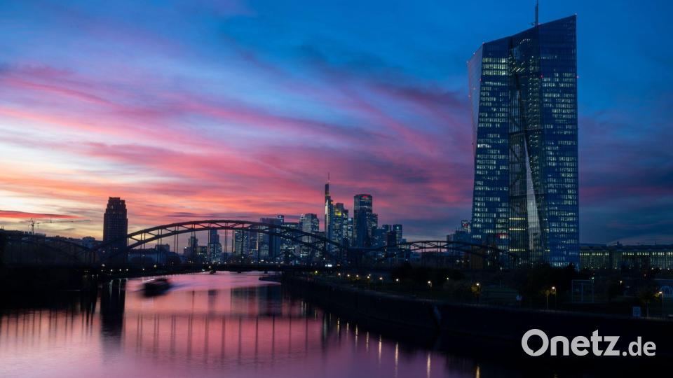 Die Bankenaufsicht der EZB verhängt eine Millionenstrafe gegen J.P. Morgan. (Archivbild) Bild: Boris Roessler/dpa