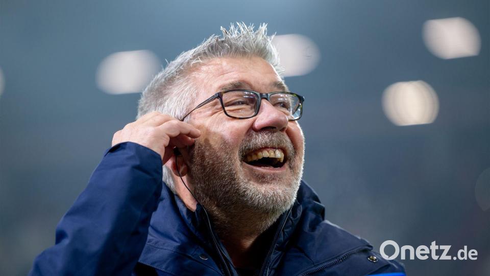 Sah an seinem 60. Geburtstag eine kämpferische Vorstellung seiner Mannschaft: Mainz-Trainer Urs Fischer. Bild: Torsten Silz/dpa