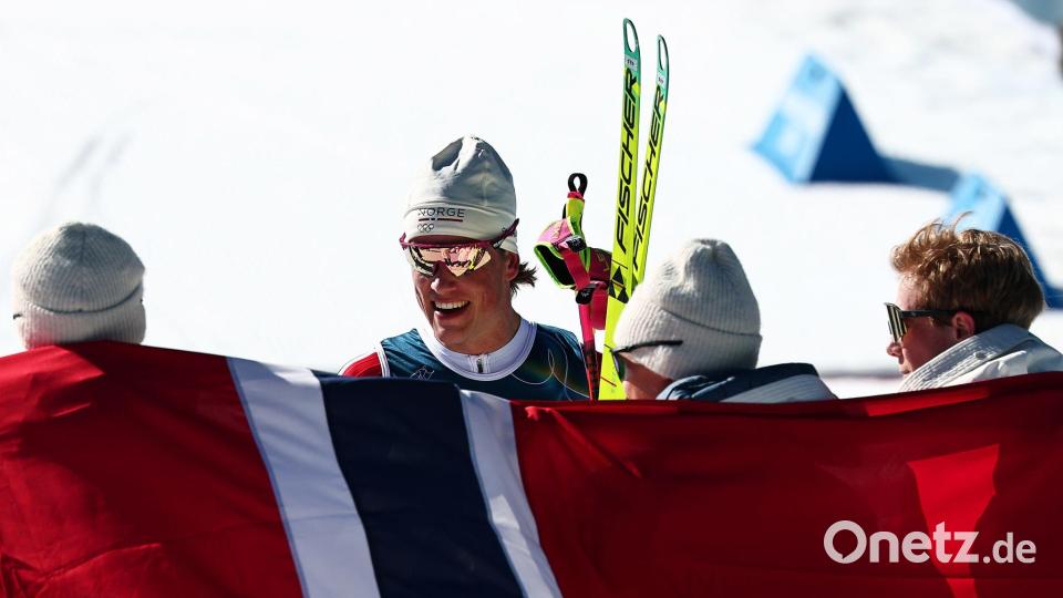 Johannes Hoesflot Klaebo und seine norwegischen Kollegen feiern bei Olympia regelmäßig Medaillen. (Archivbild) Bild: Daniel Karmann/dpa