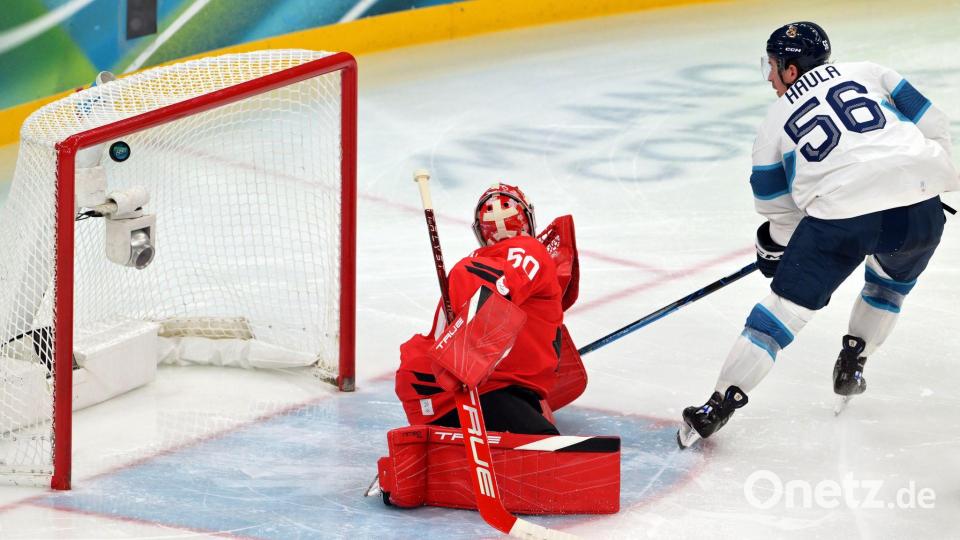 Finnlands Haula hatte für den Olympiasieger von 2022 sogar in Unterzahl getroffen Bild: Peter Kneffel/dpa