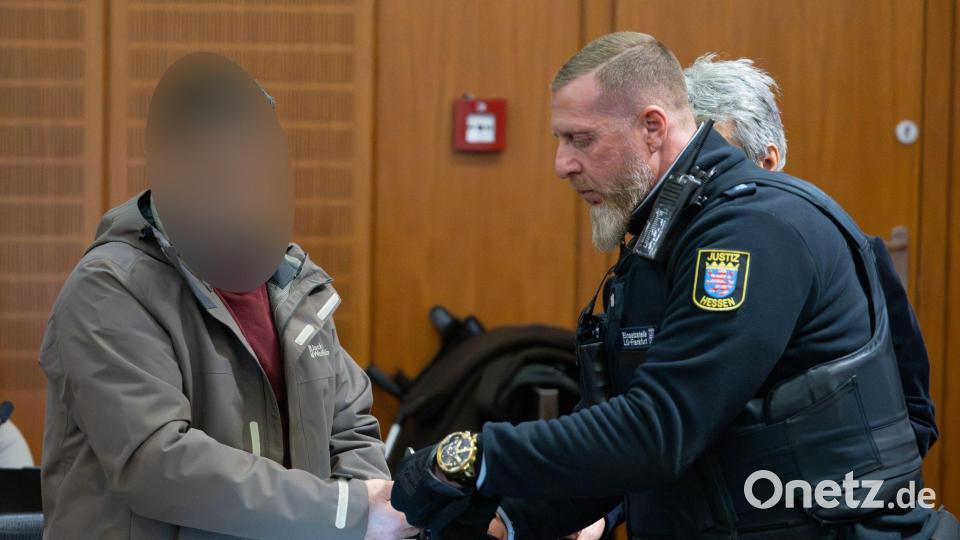 Sieben Männern wirft die Staatsanwaltschaft Mord vor. Bild: Boris Roessler/dpa