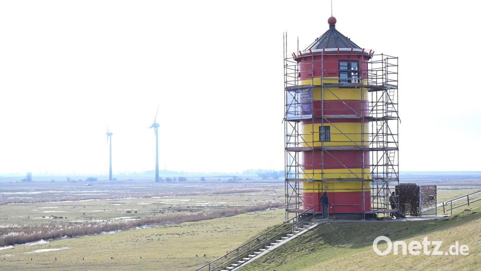 Der vergleichsweise kleine Leuchtturm ist schon seit Jahren nicht mehr im Dienst - dafür aber ein beliebtes Fotomotiv in Ostfriesland. Bild: Lars Penning/dpa