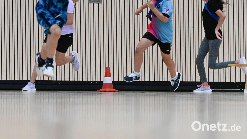 Ein KI-Tool könnte vielleicht bald die Benotung im Sportunterricht verändern. (Symbolbild) Bild: Bernd Weißbrod/dpa