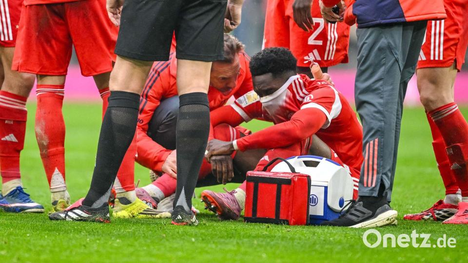 Alphonso Davies musste verletzt ausgewechselt werden. Bild: Harry Langer/dpa