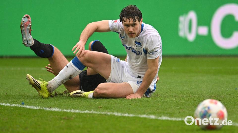 Linus Gechter und Hertha BSC in Paderborn am Boden. Bild: Swen Pförtner/dpa