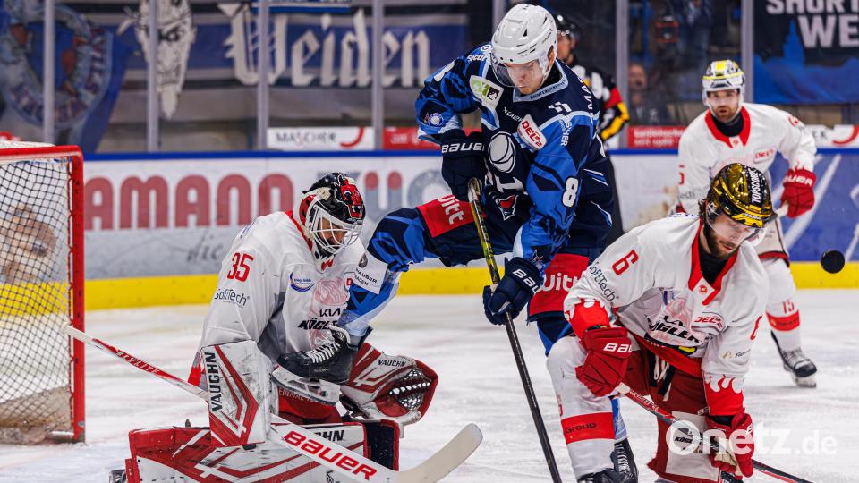 Negativserie beendet: Die Blue Devils Weiden gewinnen zu Hause 3:1 gegen den EC Bad Nauheim. Bild: Werner Moller