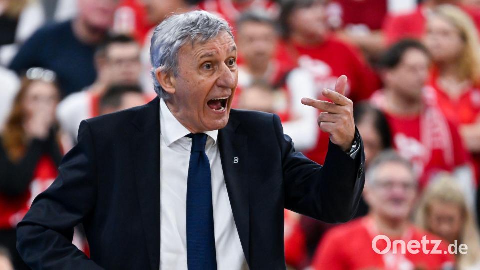 Svetislav Pesic und die Bayern-Basketballer haben das erste Saisonziel verpasst. Bild: Sven Hoppe/dpa