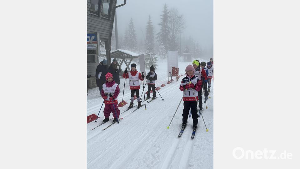 Auf die Plätze... Fertig... Los! Im Zweierstart ging es in diesem Jahr auf die Loipen um den Titel des Oberpfalzmeisters. Bild: chl