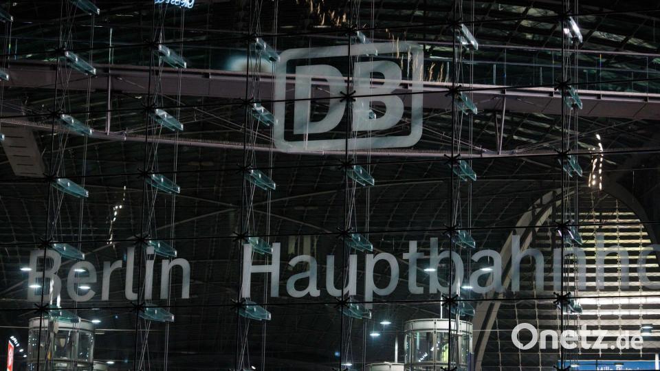Bei der Deutschen Bahn beginnt in dieser Woche die entscheidende Tarifrunde mit der Lokführergewerkschaft GDL. Archivbild: Carsten Koall/dpa