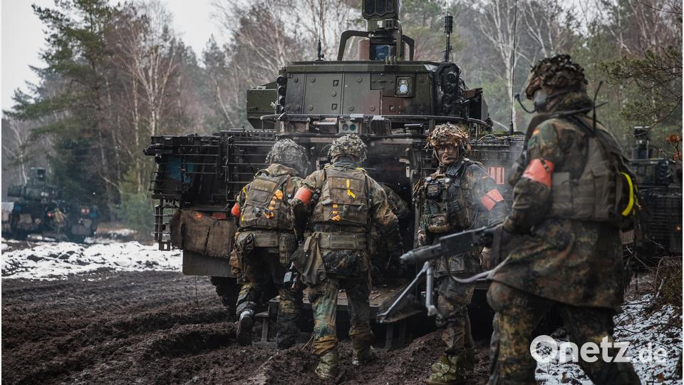 Oberviechtacher Panzergrenadiere (hier bei einer Gefechtsübung am Truppenübungsplatz Bergen) verlegen 2027 zur Abschreckung Russlands nach Litauen an die Nato-Ostflanke. Die Soldaten haben den modernen Schützenpanzer Puma. Was ihnen derzeit aber noch fehlt, ist eine effektive Drohnenabwehr. Archivbild: Maximilian Schulz/Bundeswehr