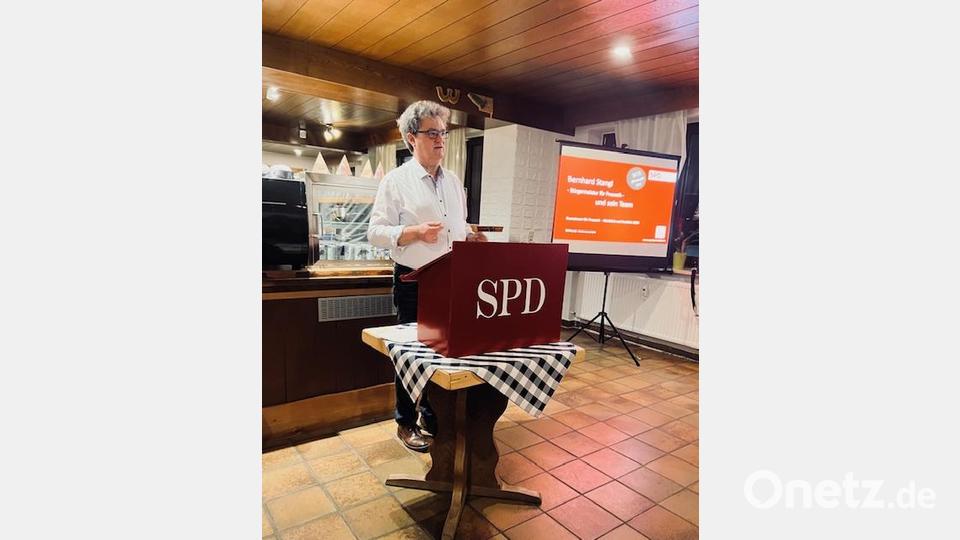 Bürgermeister Bernhard Stangl sprach beim politischen Aschermittwoch der SPD Pressath. Foto: Werner Walberer