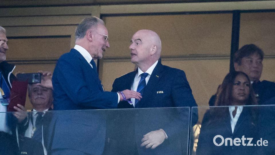 Kennen und schätzen sich: Rummenigge (l) und Infantino. (Archivbild) Bild: Tom Weller/dpa