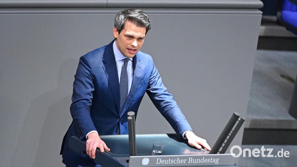 Für die Bundesregierung hat die Sicherheit deutscher WM-Touristen eine hohe Priorität. (Archivbild) Bild: Elisa Schu/dpa