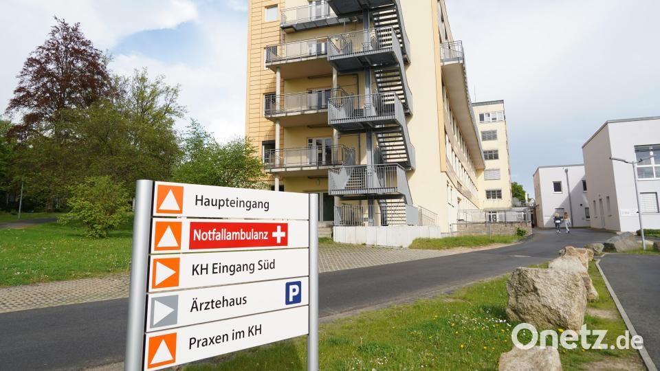 Das Krankenhaus Tirschenreuth soll Zukunft haben. Darin sind sich alle sechs Landratskandidaten einig. Über den richtigen Weg gibt es geteilte Meinungen. Verbesserungen bei der Notfallversorgung stehen auf der Wunschliste. Archivbild: kaz