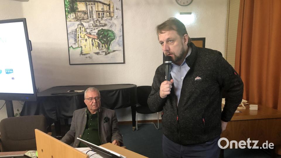Über den jüngst beschlossenen Nahverkehrsplan referierte Jürgen Kreuzer (rechts). Bild: wro