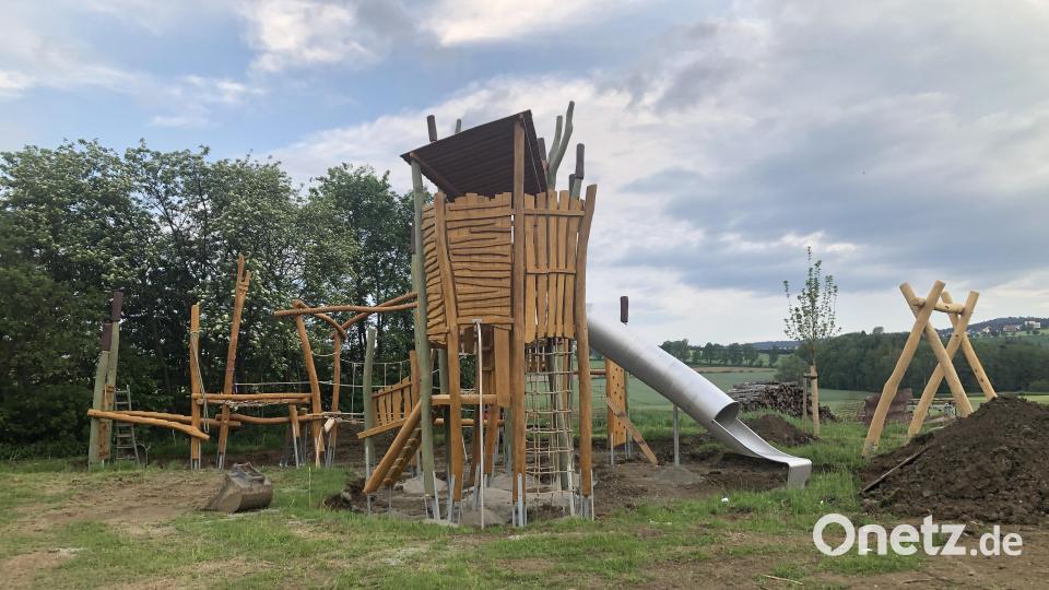Zum Themenpaket der Bürgerversammlung gehörte der Kinderspielplatz, der im Zuge der Dorferneuerung neu angelegt worden war. „Hier“, so Toni Dutz, „haben wir uns nicht eingemischt“. Archivbild: wro