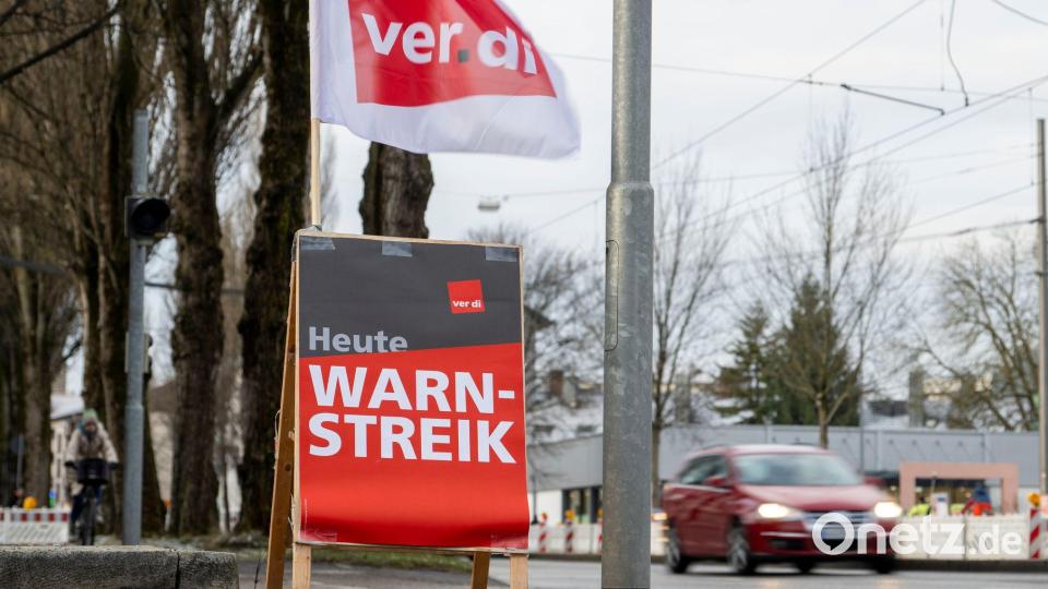 Am Freitag und Samstag will Verdi den Nahverkehr in mehr als einem Dutzend bayerischen Städten bestreiken. (Archivbild) Bild: Stefan Puchner/dpa
