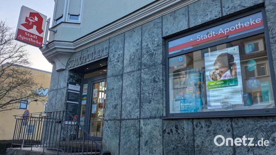 Die Stadt-Apotheke (Bild) in der Prinz-Ludwig-Straße in Waldsassen wird künftig als Filialapotheke der Marienapotheke geführt. Bild: Paul Zrenner