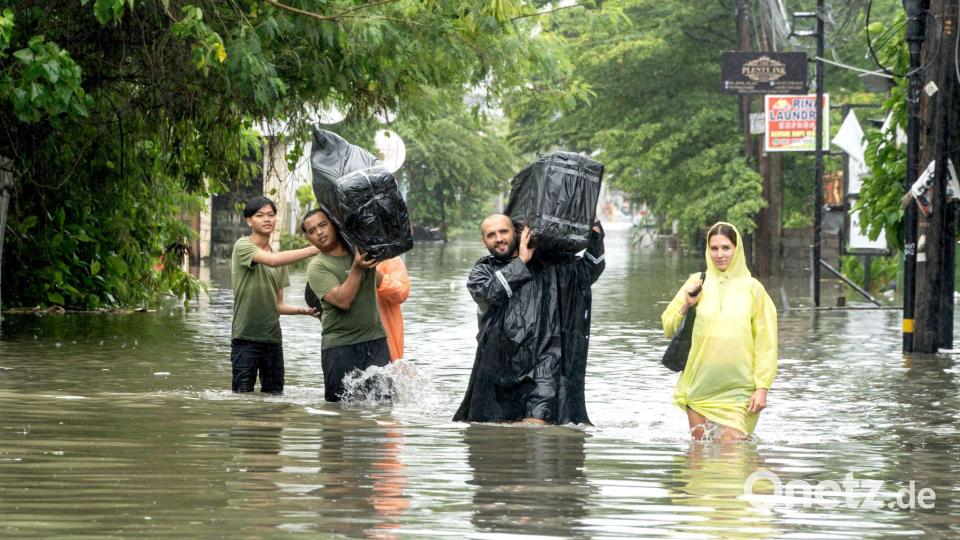 Bewohner und Urlauber mussten sich vielerorts in Sicherheit bringen. Bild: Dicky Bisinglasi/XinHua/dpa