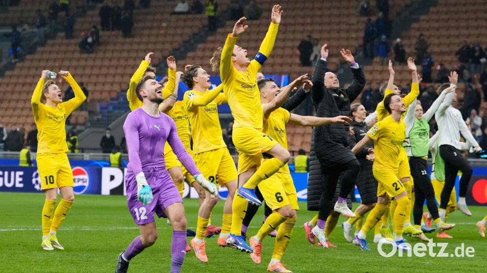 Die Ränge der italienischen Fans waren schon leer, da feierten die siegreichen Norweger noch. Bild: Luca Bruno/AP/dpa