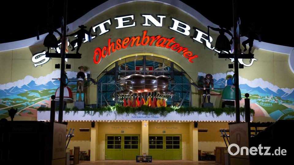 Einmal mehr hat ein Gericht dem überteuerten Zweitverlauf von Wiesn-Plätzen einen Riegel vorgeschoben. (Archivbild) Bild: Sven Hoppe/dpa