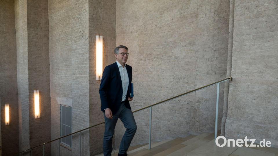 Kunstminister Markus Blume (CSU) lobt den Innovationsgeist der Museen in Bayern. (Archivbild) Bild: Peter Kneffel/dpa