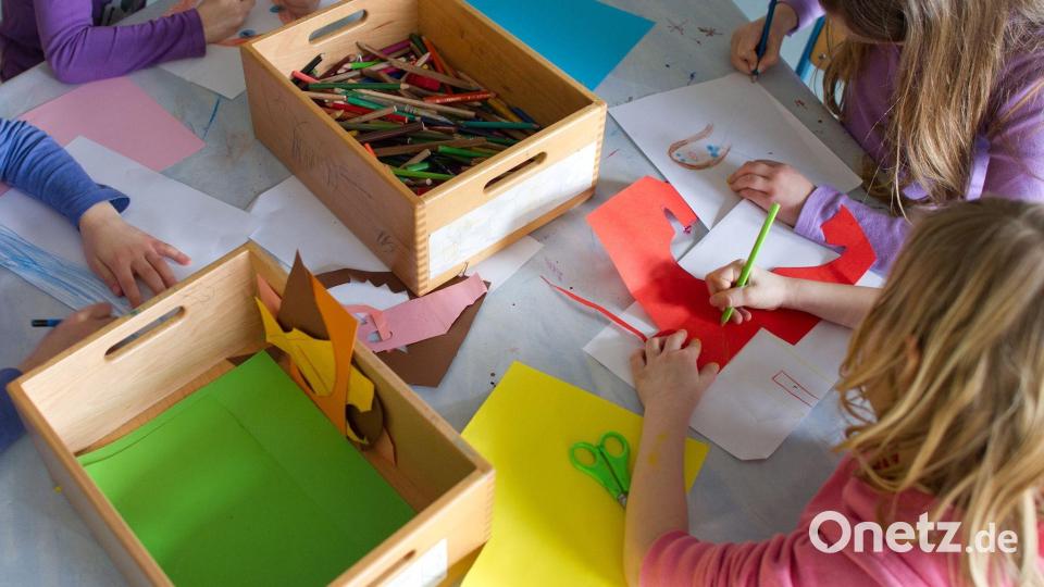 Auch nachmittags in der Schule: Ab Herbst haben Erstklässler einen Anspruch auf Ganztagsbetreuung. (Symbolbild) Bild: Uwe Anspach/dpa