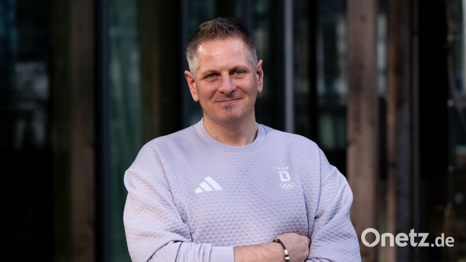 Bat nach den jüngsten Berichten und Ermittlungen der Staatsanwaltschaft um Freistellung vom DAV: Der Sportliche Leiter Hermann Gruber. (Archivbild) Bild: Sven Hoppe/dpa