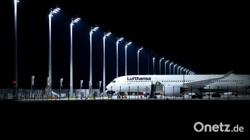 Rund 600 Menschen saßen in den Flugzeugen fest. (Symbolbild) Bild: Sven Hoppe/dpa/dpa-tmn