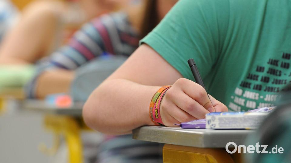 Vieles sollen die Schulen selbst entscheiden können. (Symbolbild) Bild: Armin Weigel/dpa