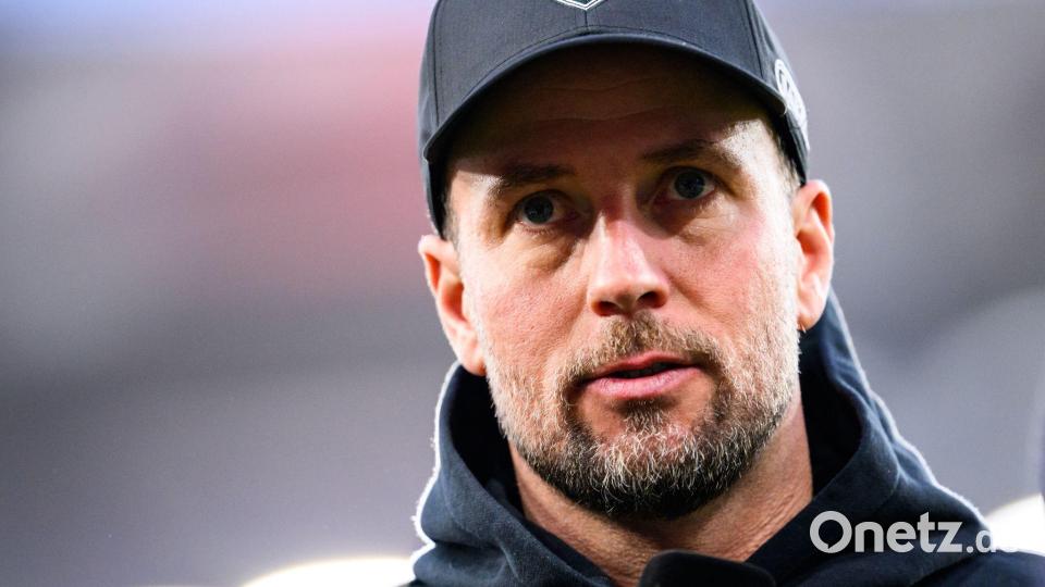 VfB-Coach Sebastian Hoeneß musste das blitzschnelle 0:1 in der ersten Spielminute mitansehen. Bild: Tom Weller/dpa