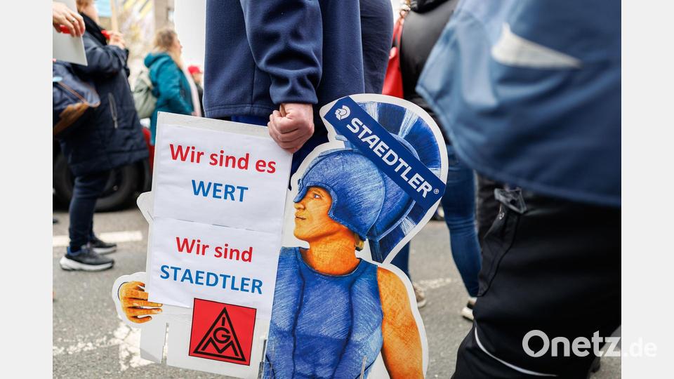 Beschäftigte und Gewerkschaft fordern klare Zukunftsperspektiven. Bild: Daniel Karmann/dpa