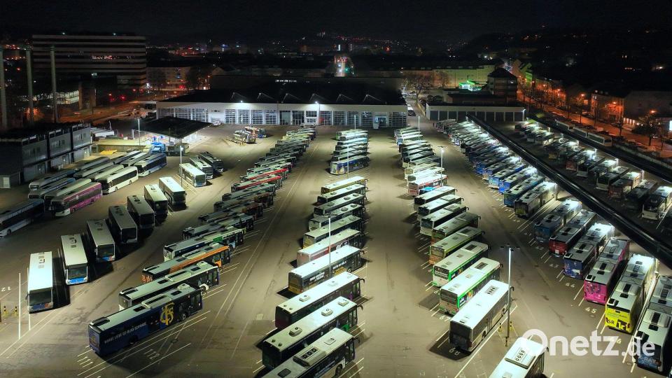 Stillstand auf dem Betriebshof - Warnstreik im Nahverkehr Bild: Laszlo Pinter/dpa