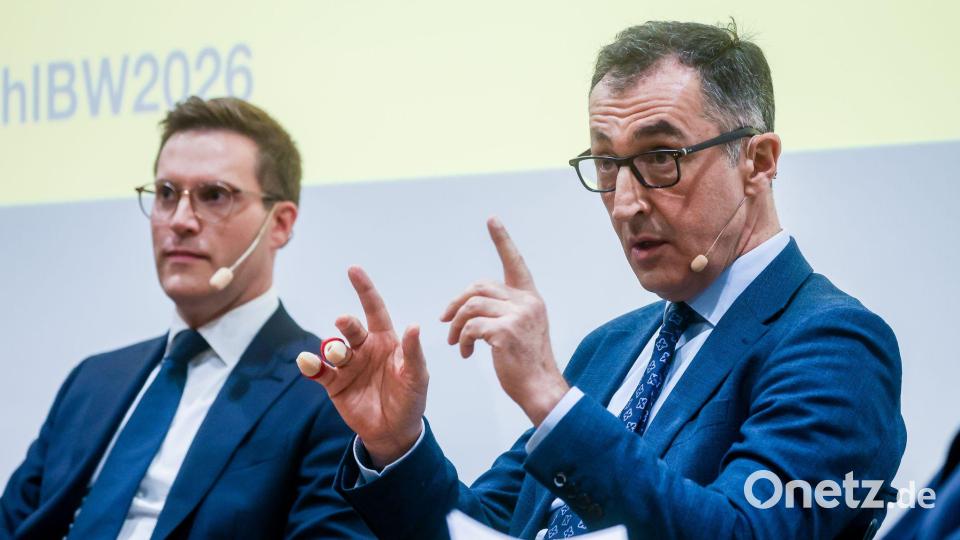 Immer kleiner wurde der Abstand zwischen Özdemir und Hagel. (Archivbild) Bild: Christoph Schmidt/dpa