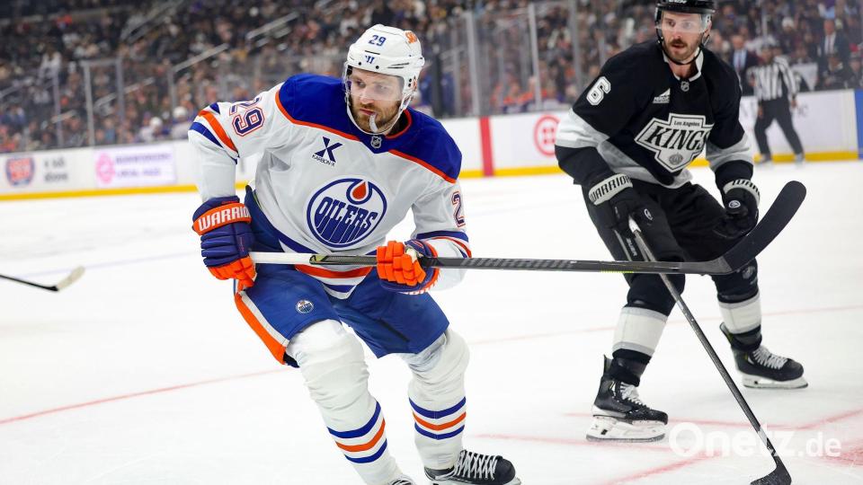 Beim 8:1 gegen die Kings war Draisaitl (l) an vier Treffern beteiligt. Bild: Ryan Sun/AP/dpa